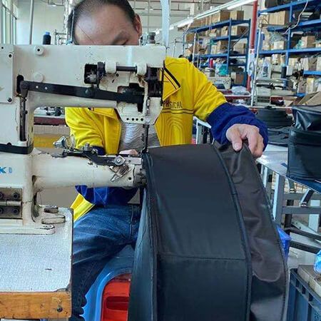 旅行用ラゲッジバッグの製造を専門とする縫製工場